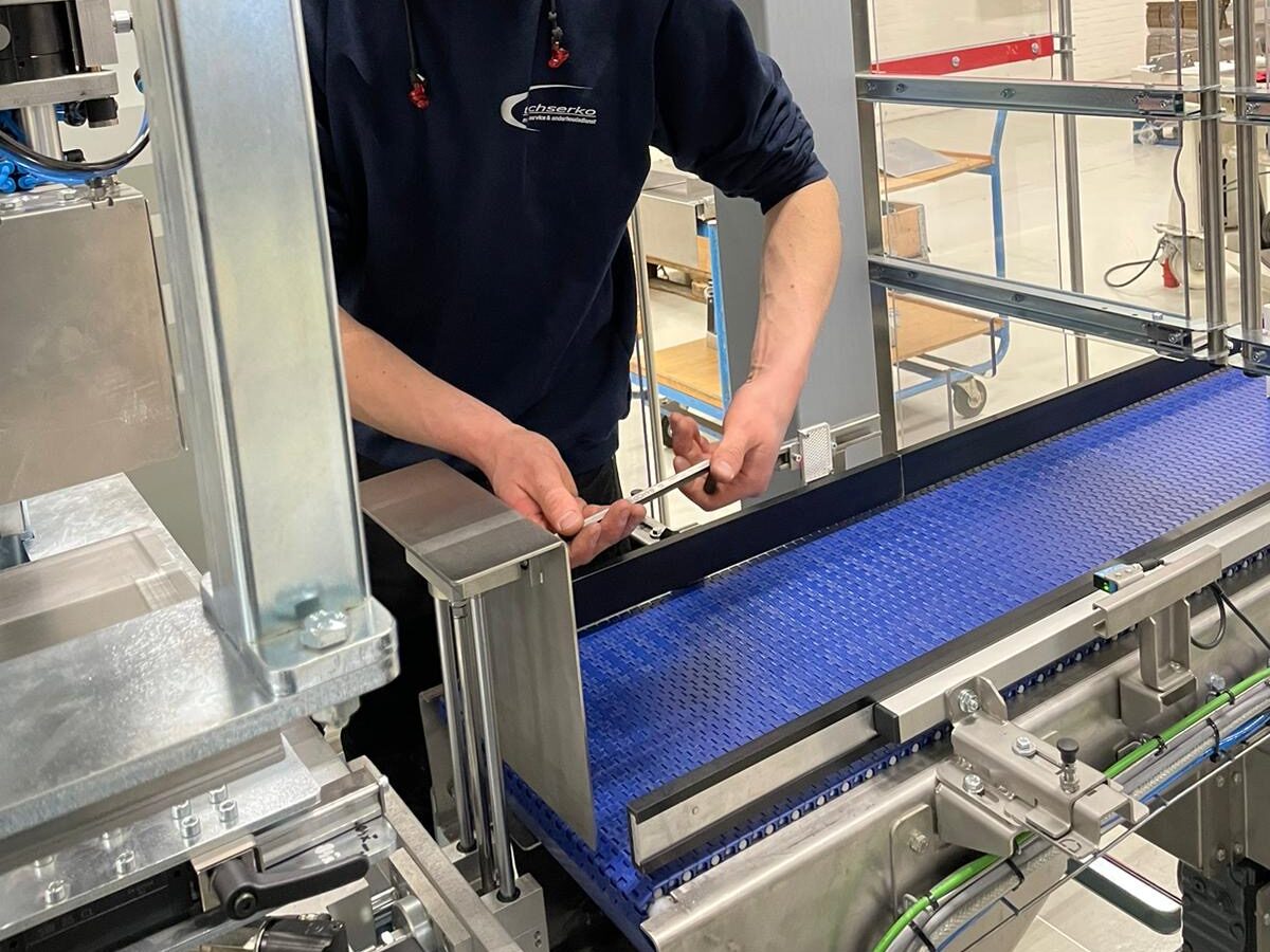 Service en onderhoud van industriële machines in fabrieken